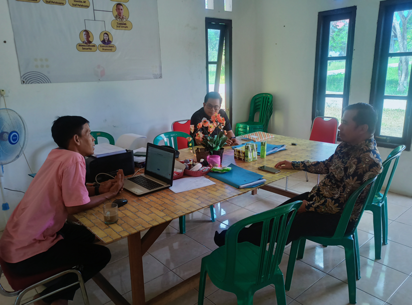 UNTUK MEMAKSIMALKAN REKRUTMEN PTPS, KETUA BAWASLU KUTAI BARAT LAKUKAN MONITORING REKRUTMEN PTPS KE KECAMATAN-KECAMATAN