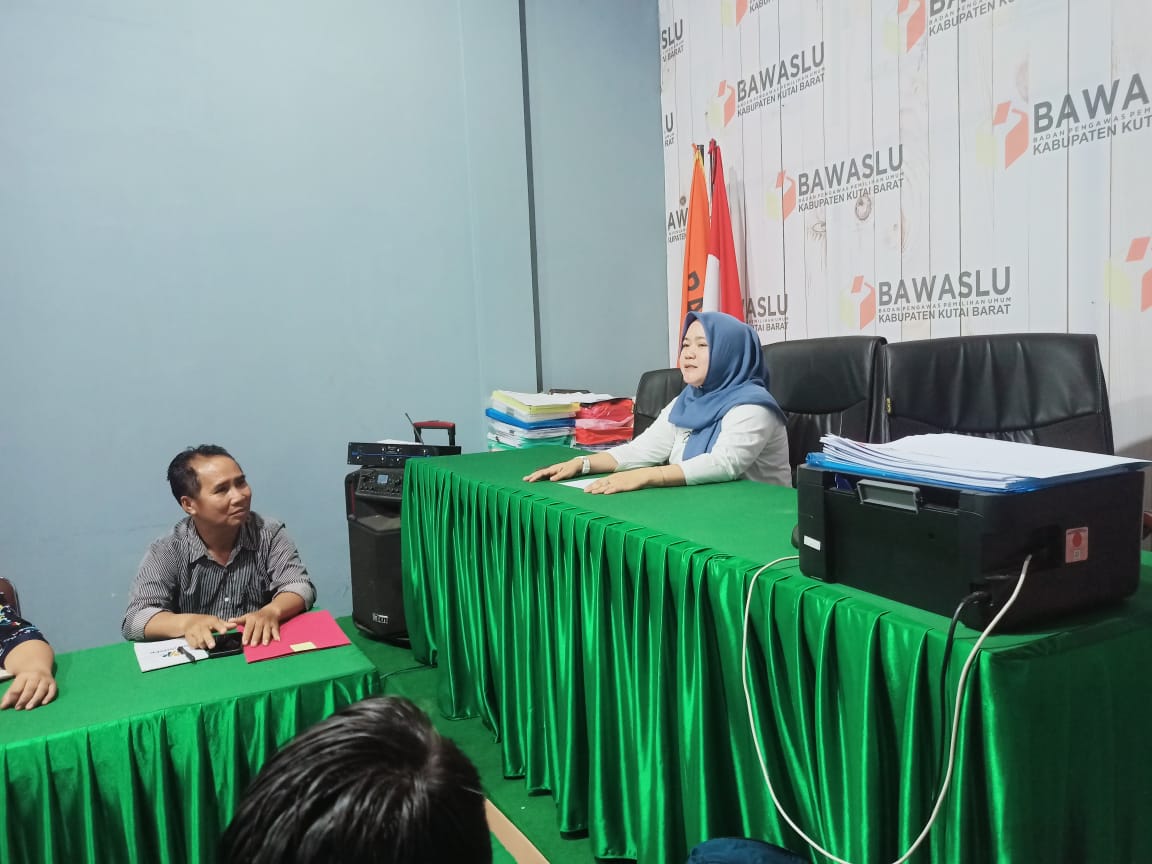  Rakor Pembahasan Sewa Peralatan Oprasional Pengawas Adhoc Kecamatan
