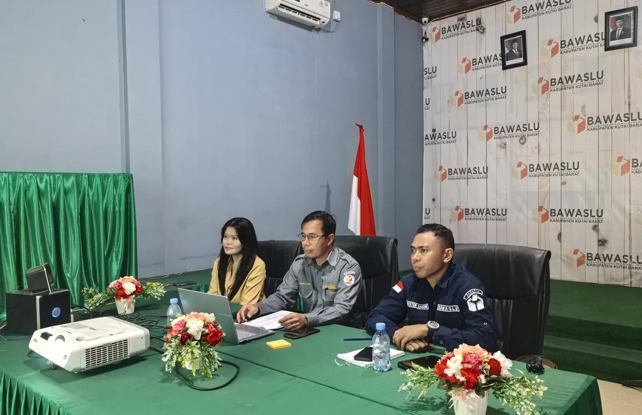 Bawaslu Kutai Barat ikuti wawancara Monitoring dan Evaluasi (Monev) Keterbukaan Informasi Publik Kabupaten/Kota tahun 2025.