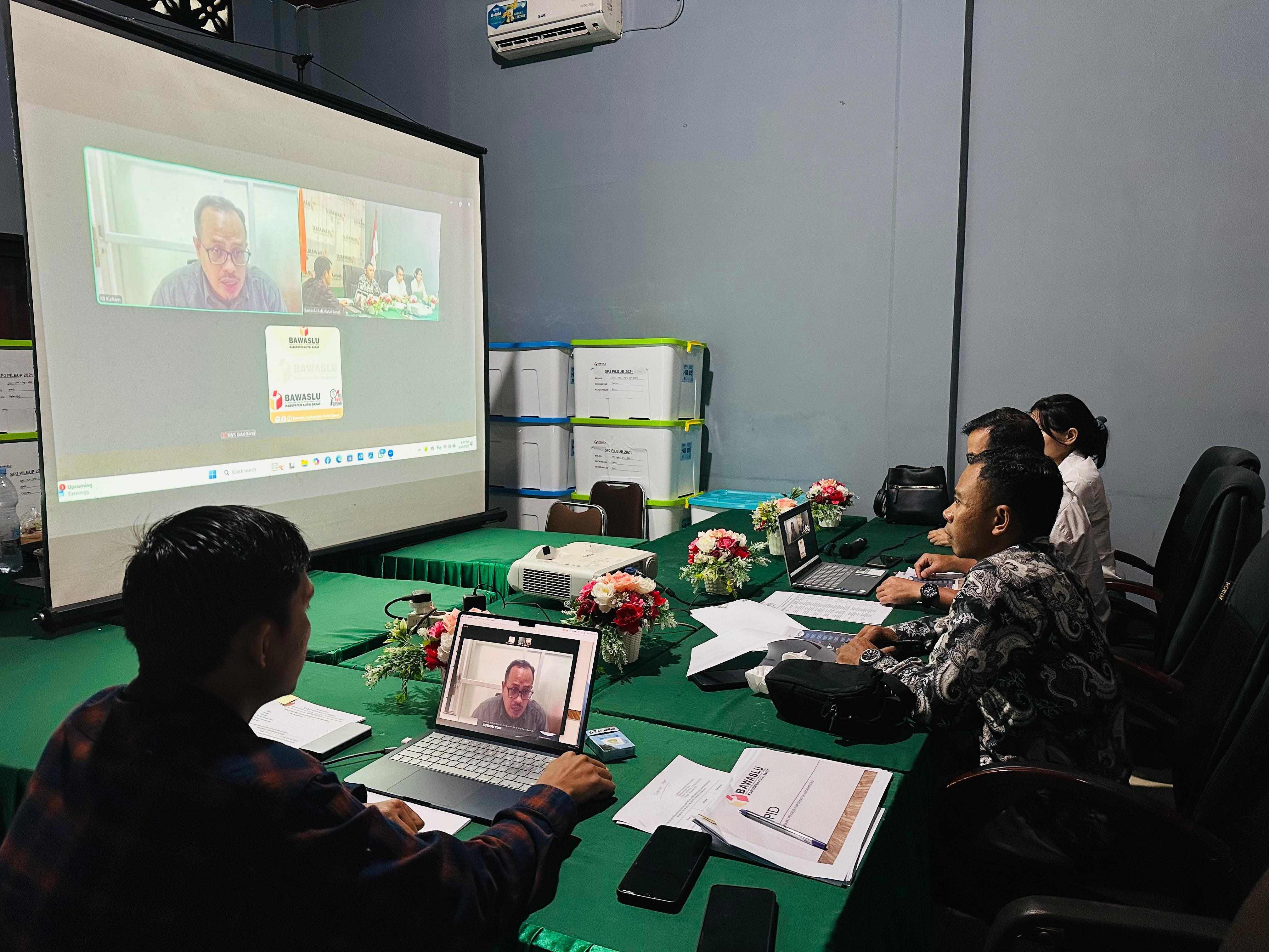 Hadiri Visitasi Virtual, Bawaslu Kubar Paparkan Kesiapan Layanan Informasi Publik
